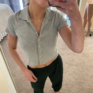 BRANDY MELVILLE Gray cropped button up top